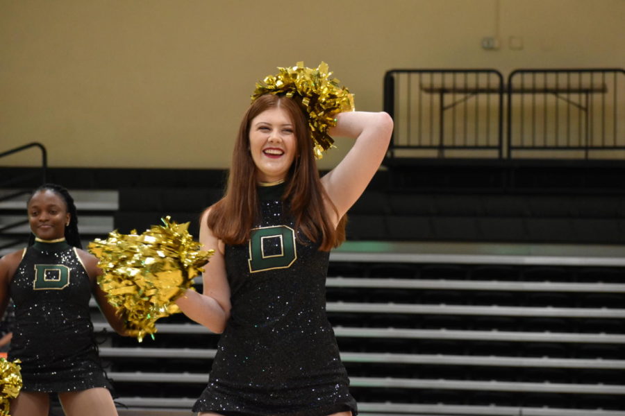 Laynie Sapp helped lead the Drover Dancers through their routine to kick off the night!