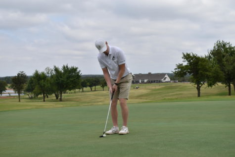 Grant Murphey, champion of the Battle at Winter Creek, looks to sink a putt earlier this season at USAOs home course. 